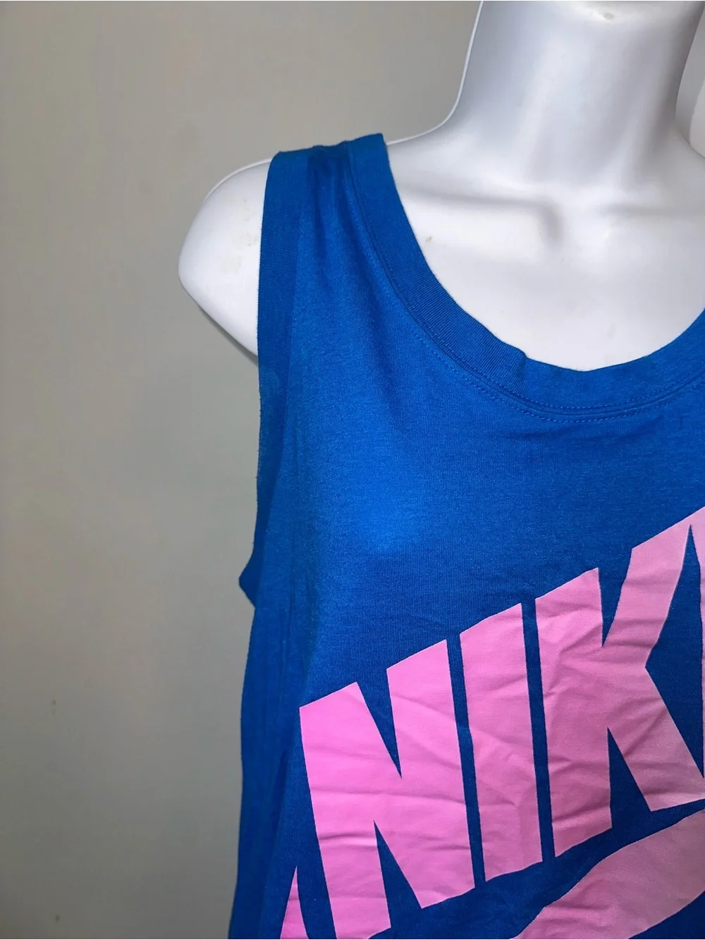 Nike Size Medium Women’s Royal Blue & Pink Ombré Tank with Logo